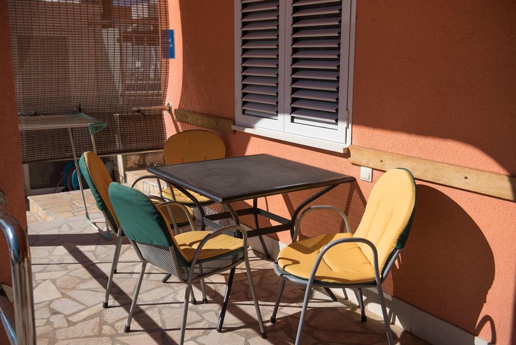 Apartments Ljubica Рогозница Екстериор снимка