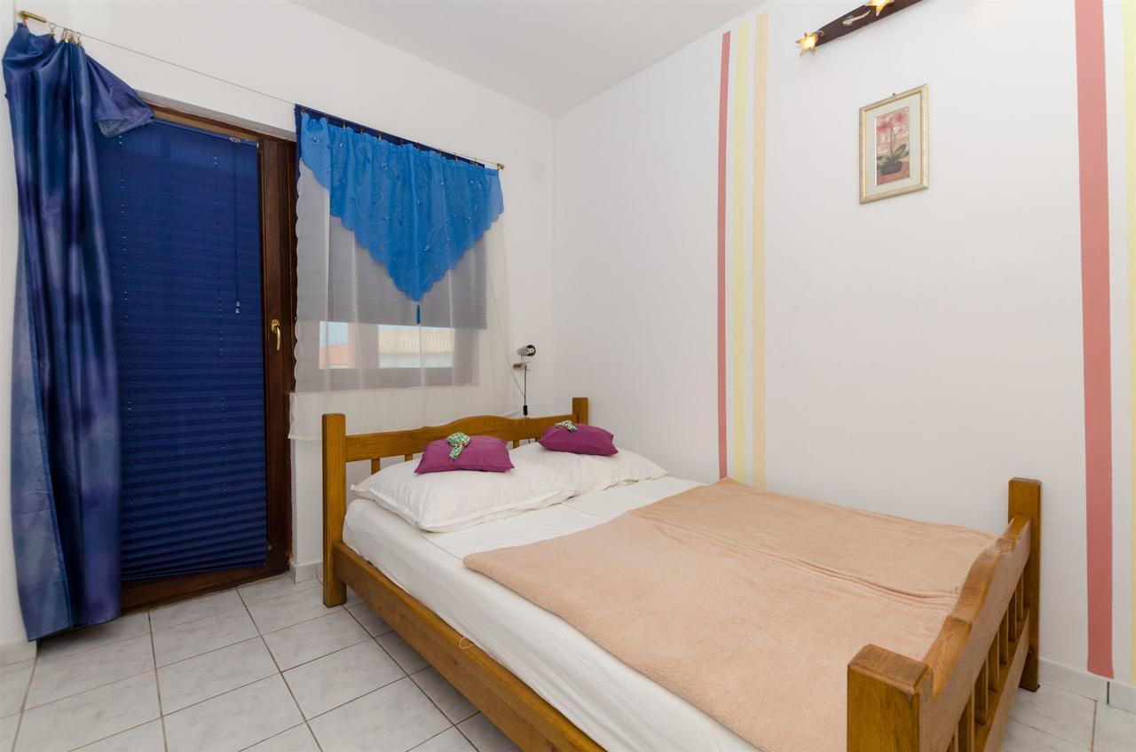 Apartments Ljubica Рогозница Екстериор снимка