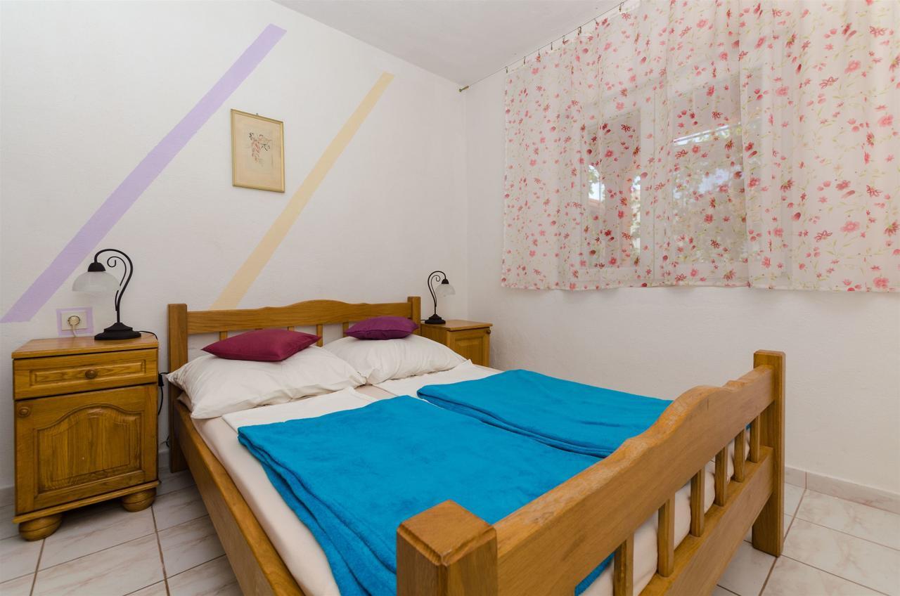 Apartments Ljubica Рогозница Екстериор снимка