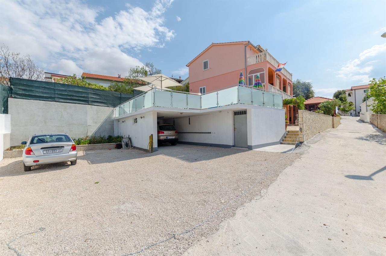Apartments Ljubica Рогозница Екстериор снимка
